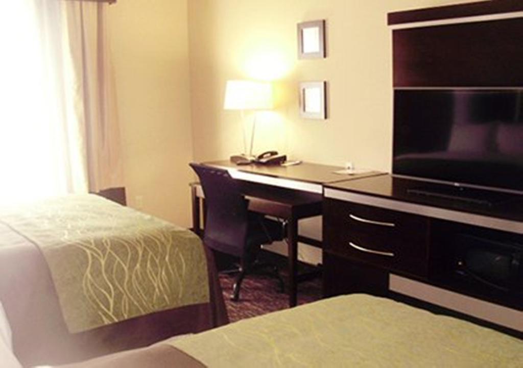 Comfort Inn & Suites Dothan East Exterior photo