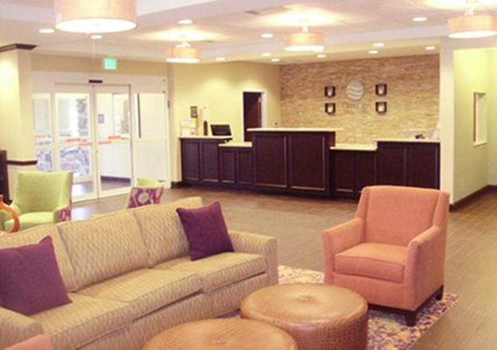 Comfort Inn & Suites Dothan East Exterior photo