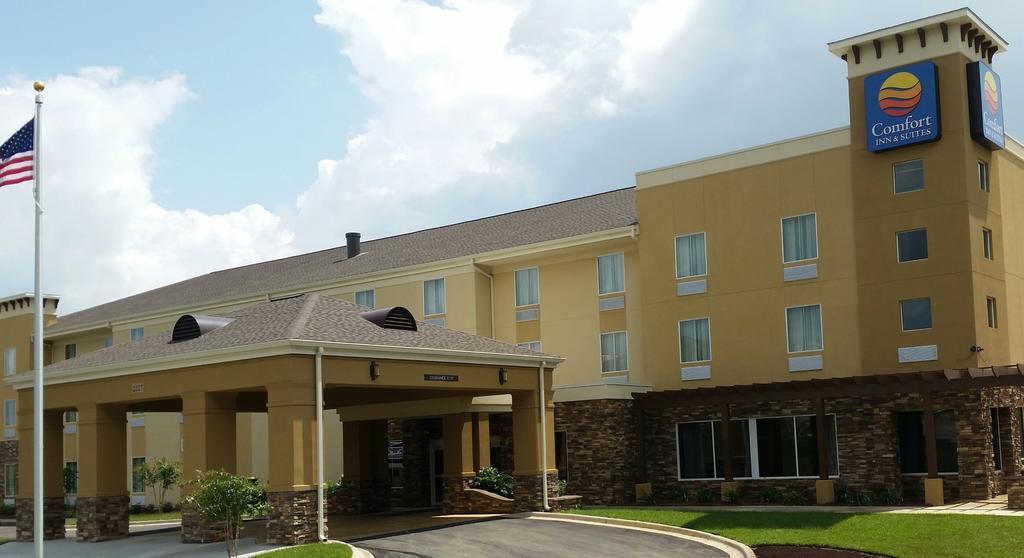 Comfort Inn & Suites Dothan East Exterior photo