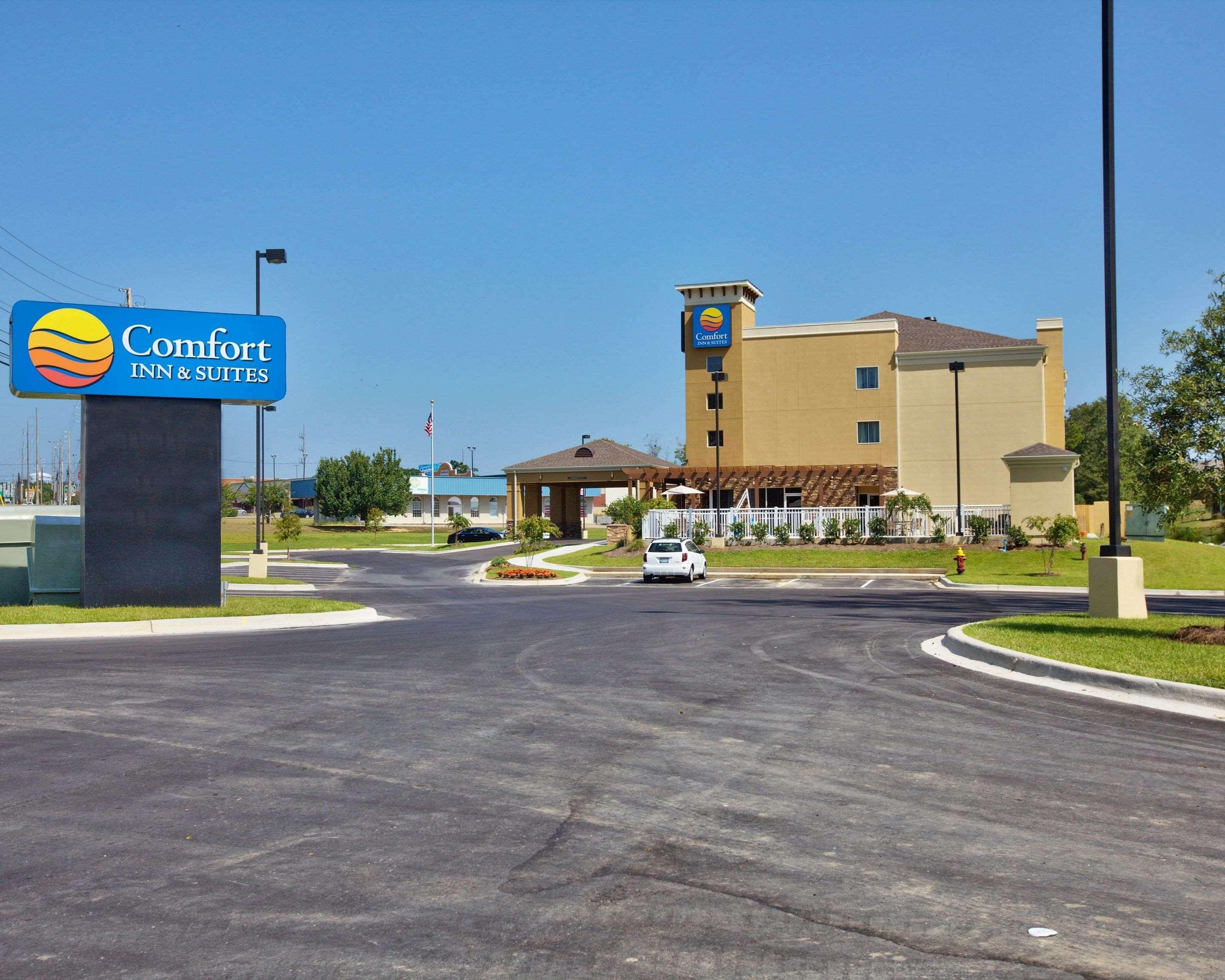 Comfort Inn & Suites Dothan East Exterior photo