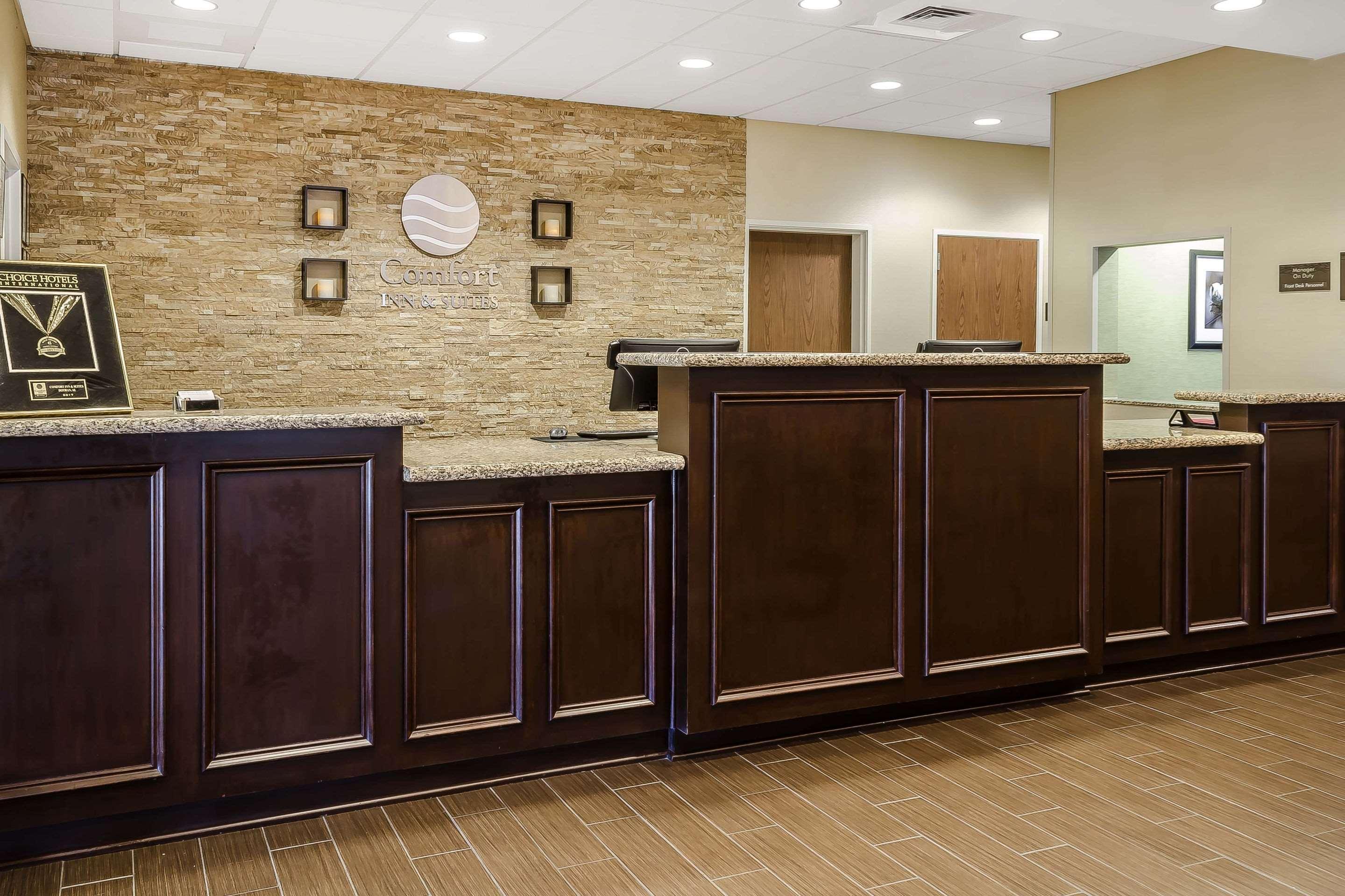 Comfort Inn & Suites Dothan East Exterior photo